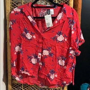 H&M, 14, red floral cropped button up blouse